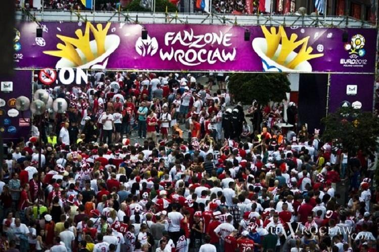 We Wrocławiu nie będzie miejskiej strefy kibica na mundial. Powstała mniejsza, przy Hali Stulecia
