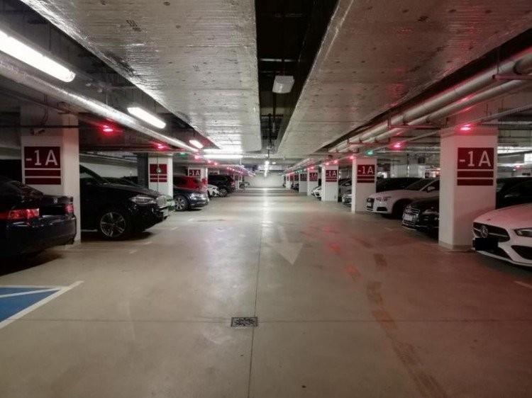 Parking pod NFM solidnie podrożał. Oto nowe ceny