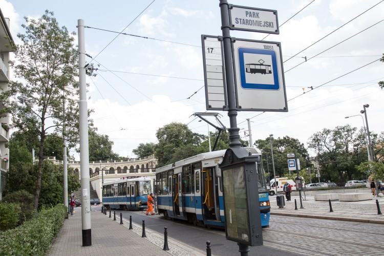 Wykolejenie i zderzenie dwóch tramwajów w centrum [ZDJĘCIA]