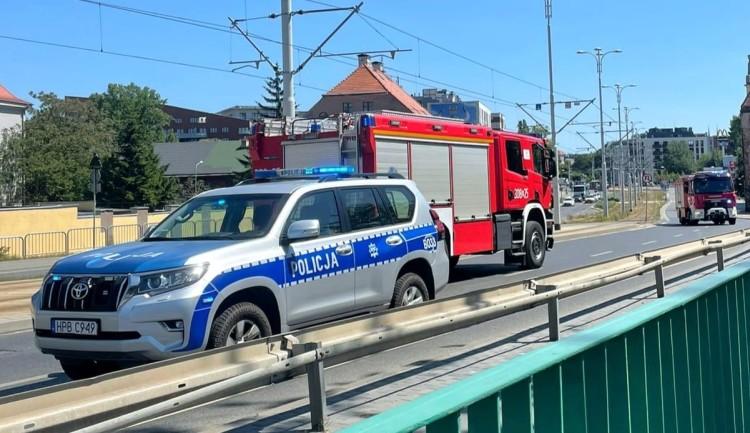 Wrocław: Mężczyzna skoczył z mostu Dmowskiego do Odry