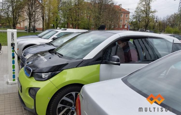 Wrocław: na tej stacji samochody elektryczne będzie można ładować za darmo!