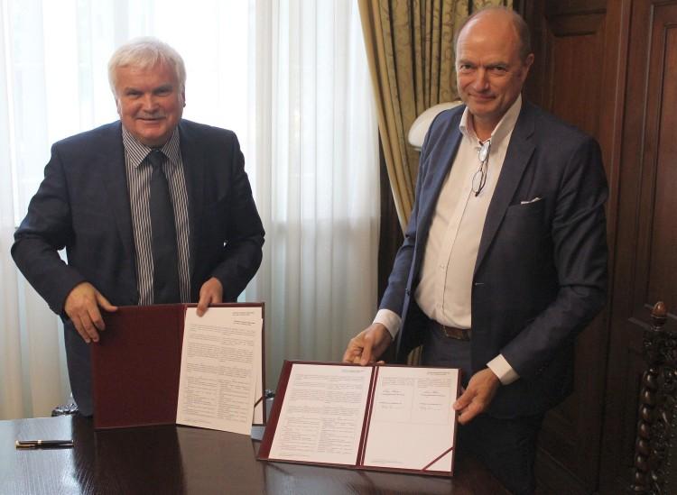 Politechnika Wrocławska podpisała porozumienie z Volvo Polska