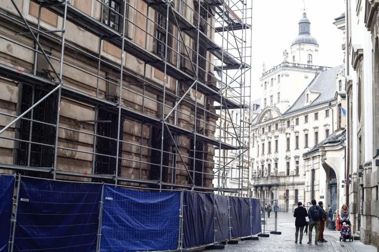 Uniwersytet Wrocławski remontuje zabytkową kamienicę [ZDJĘCIA]