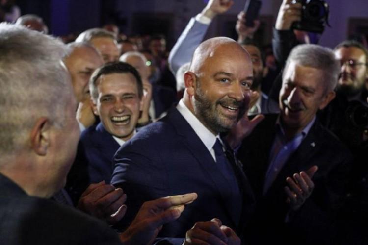 Radny pyta o miasto. Sutryk nie odpowiada bo... nie odpowiada mu „środowisko polityczne” pytającego