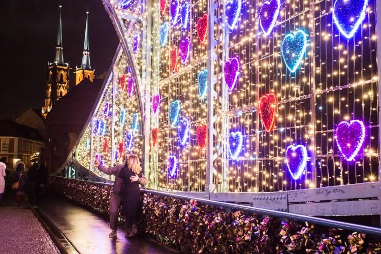 Piękna, świąteczna iluminacja zostanie zdemontowana z mostu Tumskiego