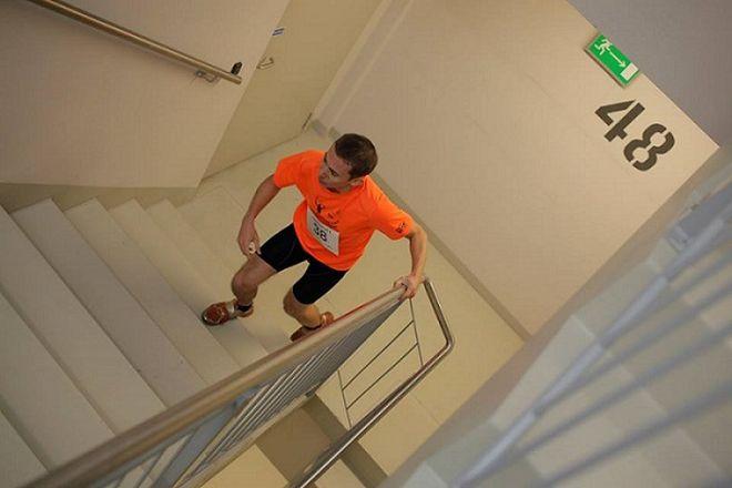 Wrocław: zapisy na Sky Tower Run są już na finiszu, bieg na szczyt wieżowca już wkrótce