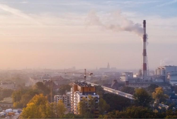 Smog we Wrocławiu. Rocznie wdychamy dym z 330 papierosów.