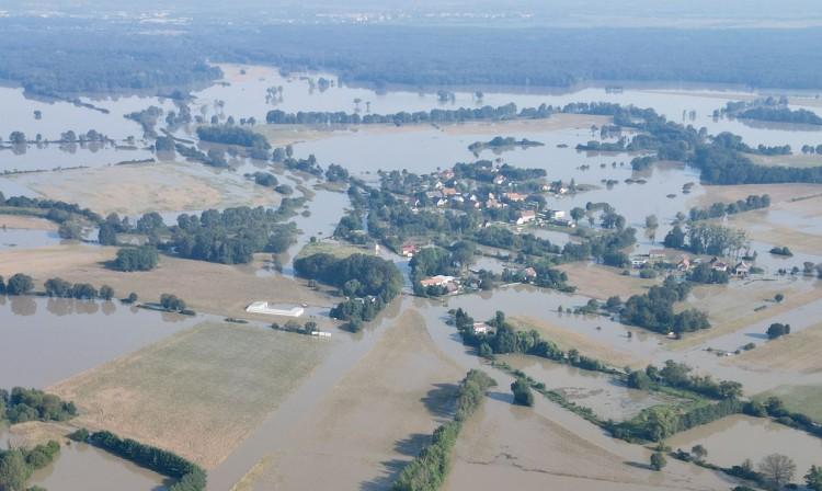 Polder nabiera wody. Dwie wsie odcięte od świata. Zostali w nich ludzie
