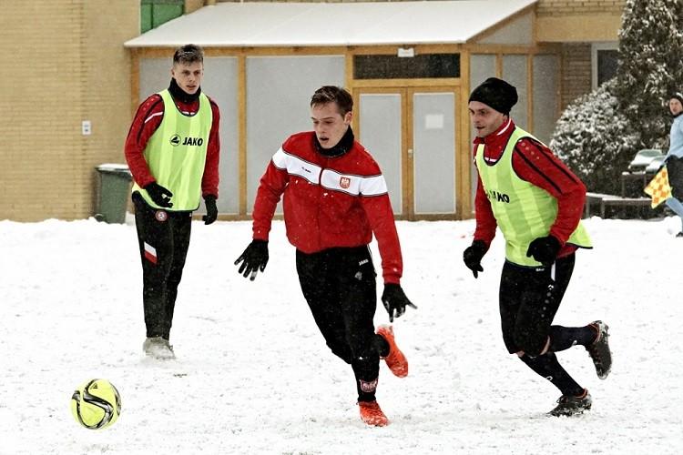 Ślęza gromi GKS Mirków-Długołęka w śnieżnym sparingu