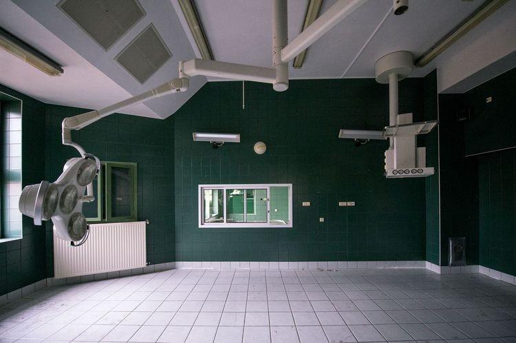 Dawny Szpital Kolejowy scenerią przeglądu Sztuki SURVIVAL [ZDJĘCIA]