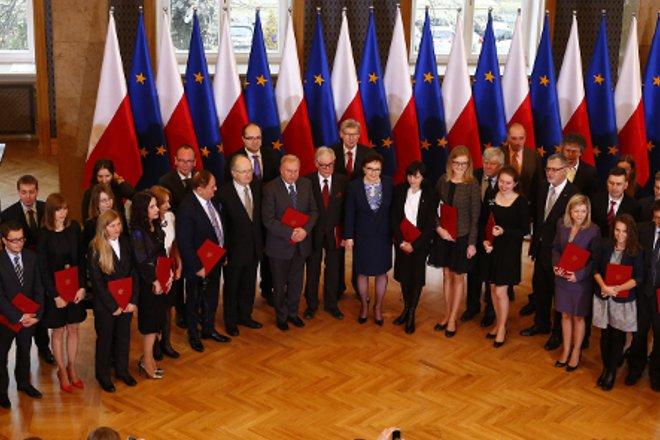 Uczeni z Uniwersytetu Wrocławskiego nagrodzeni przez premier Ewę Kopacz
