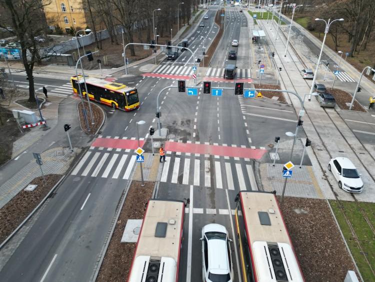 Popowicka już otwarta. Na przejazd tramwajem trzeba będzie poczekać