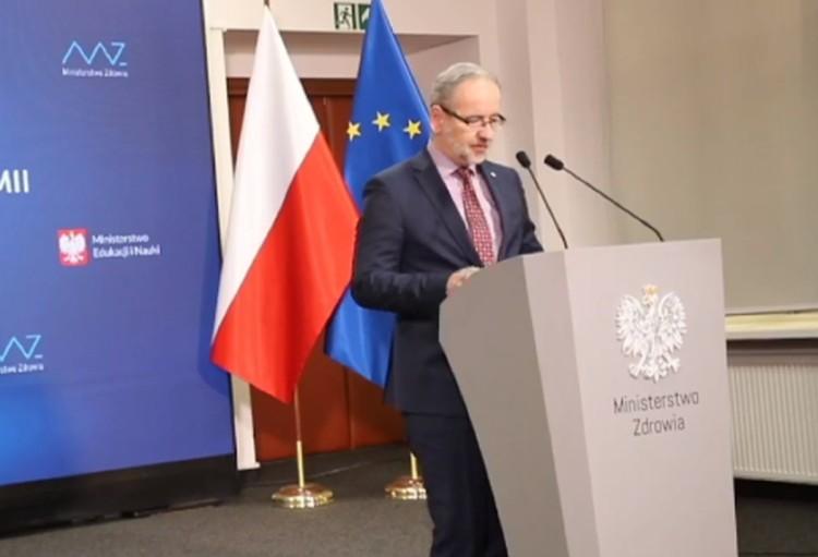 Zmiany w obostrzeniach w Polsce. Decyzję ogłosił minister zdrowia