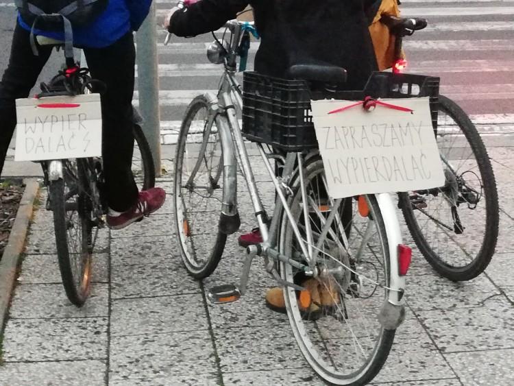 Strajk Kobiet zablokował Wrocław: samochodami, motocyklami i pieszo [ZDJĘCIA, WIDEO]