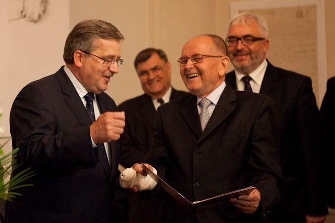 Bronisław Komorowski oddał Ossolineum listy ze swoich rodzinnych zbiorów