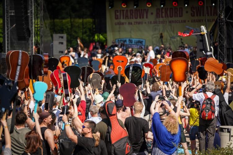 Gitarowy Rekord Świata 2021: frekwencja na Pergoli niższa niż na Rynku