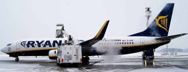 Pilot linii lotniczych na specjalnym spotkaniu z uczniami we wrocławskiej szkole