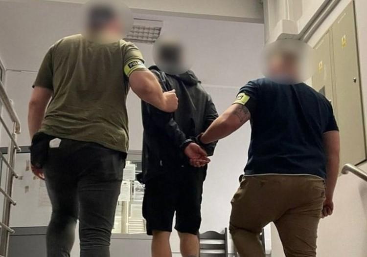 Wrocław: Uliczna awantura o papierek. W ruch poszedł nóż i gaz pieprzowy. Są ranni