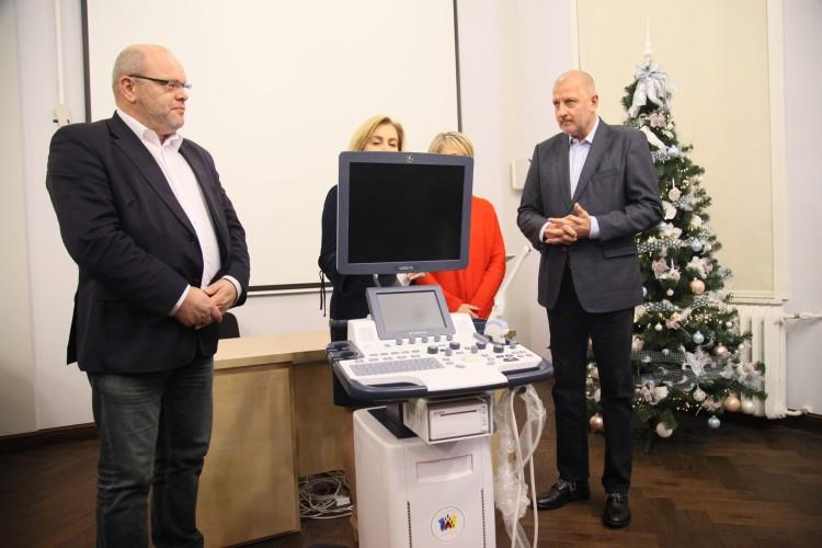 Nowoczesny sprzęt USG dla kliniki przy Chałubińskiego. Ufundowało go miasto [ZDJĘCIA]