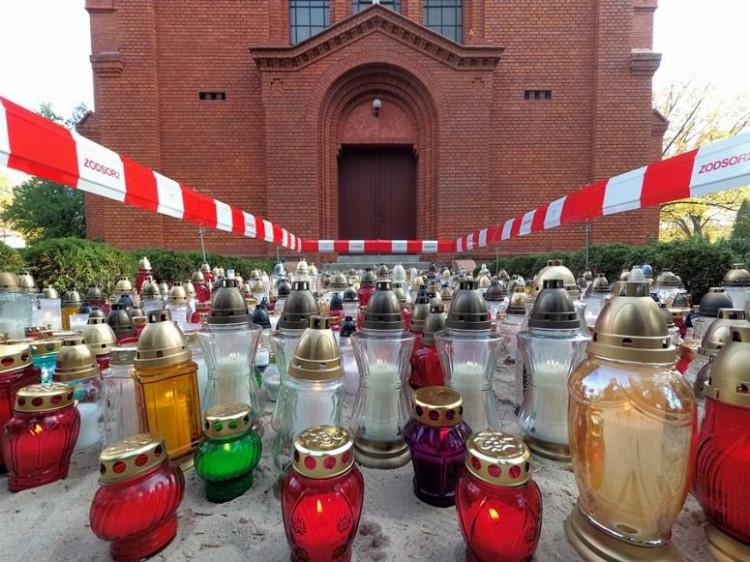 Wszystkich Świętych we Wrocławiu. Najważniejsze informacje [GODZINY, DOJAZD, BEZPIECZEŃSTWO]