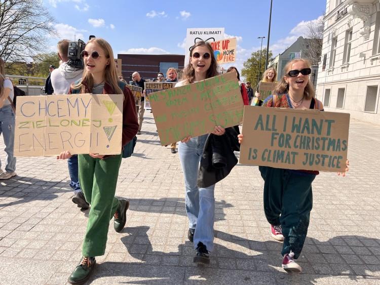Strajk klimatyczny we Wrocławiu. Młodzi aktywiści mają nowe postulaty [ZDJĘCIA]