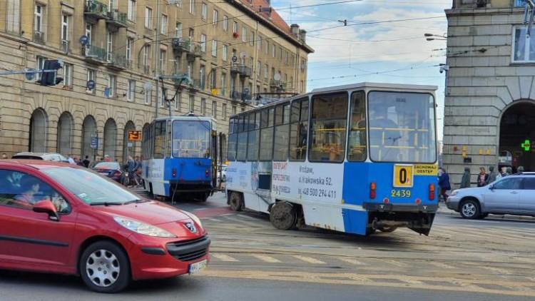 Weekendowy remont torowiska na skrzyżowaniu Piłsudskiego i Świdnickiej