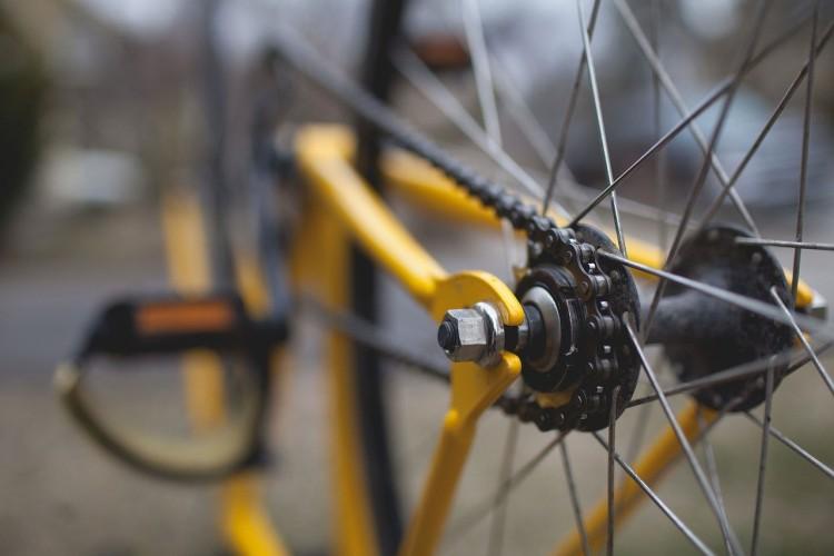 Wrocław: Kompletnie pijany rowerzysta wjechał w samochód