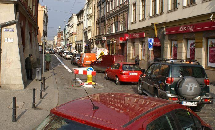 Zakaz parkowania w centrum działa: korki na placu Solnym, Ruskiej i Gepperta
