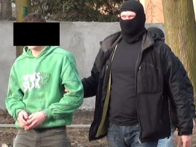 Pseudokibic nie stawiał się na komisariacie. Teraz trafi na 2 lata za kraty?