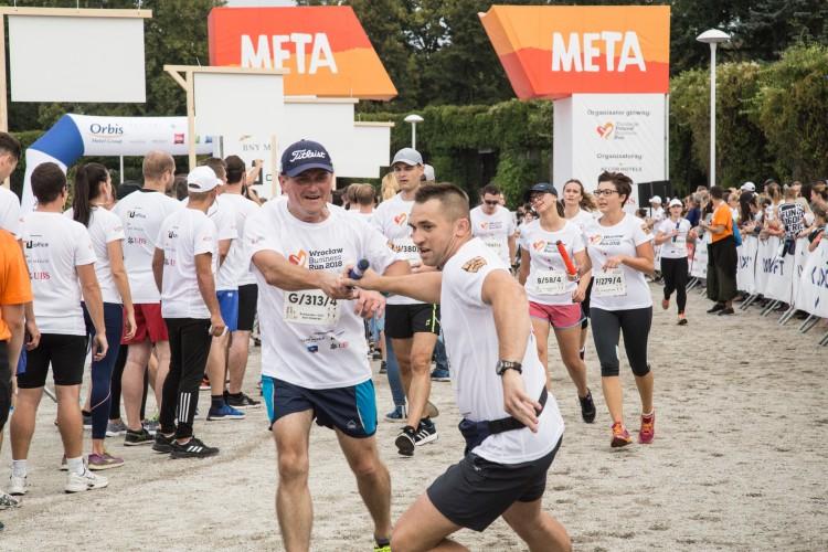 Pomaganie przez bieganie. Wrocław Business Run przy Hali Stulecia [ZDJĘCIA]