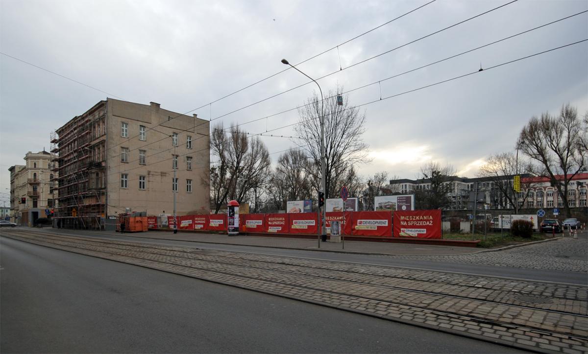 Remontują przedwojenne kamienice przy Dworcu Głównym. A tuż obok stanie nowy budynek