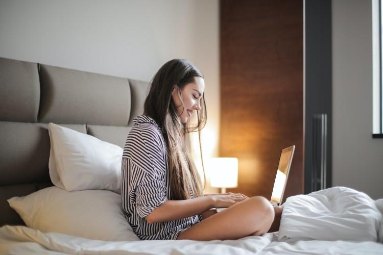 Wyposażenie domu – dlaczego warto kupić je online?