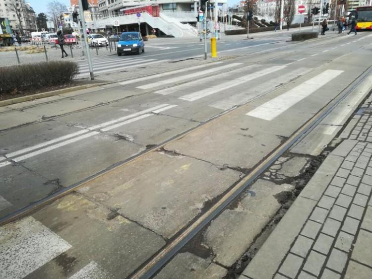 Utrudnienia przy moście Grunwaldzkim. Naprawiali torowisko