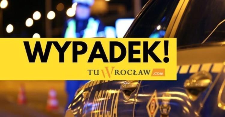 Śmiertelny wypadek pod Wrocławiem. Nie żyje kierowca, auta spłonęły
