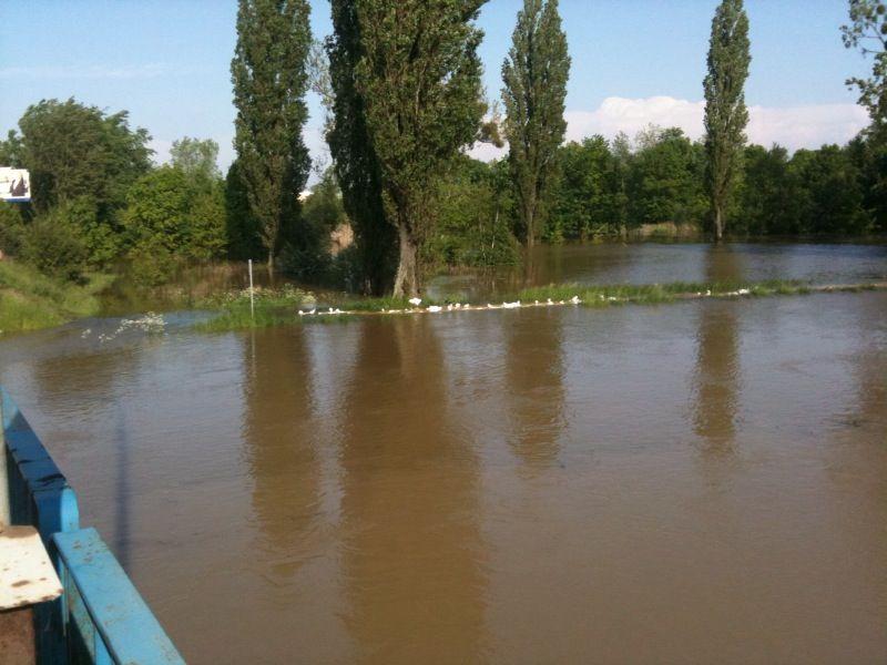 Wojewoda wypłaci zasiłki powodziowe uczniom