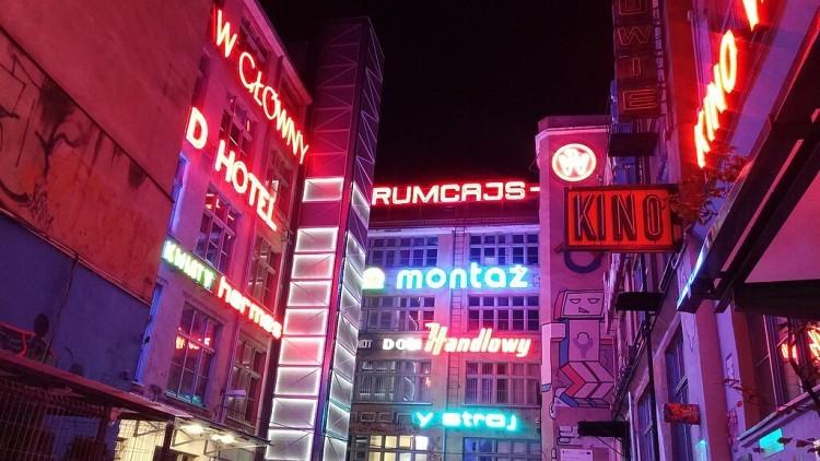 Rusza rozbiórka kultowej Galerii Neonów. Właściciel stracił cierpliwość do miasta