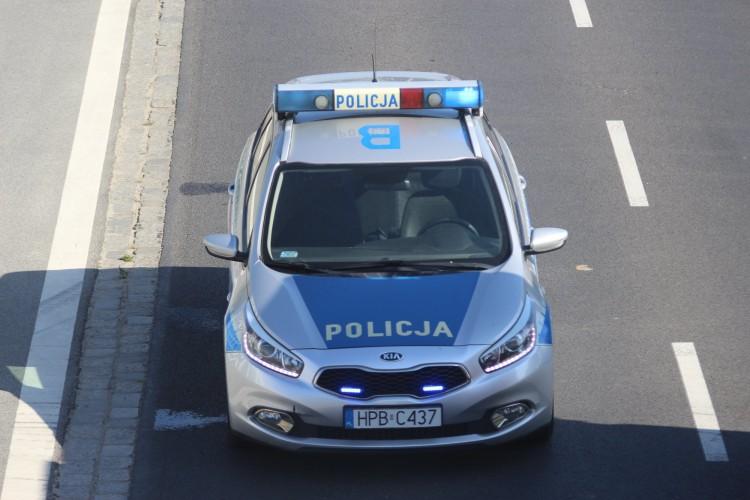 Akcja policji w centrum Wrocławia. Zatrzymany 22-latek wysiadający z taksówki