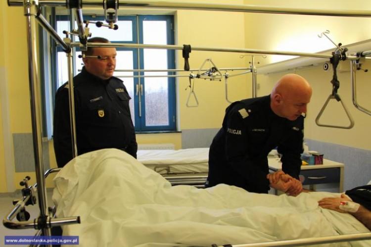Wrocławska policja dementuje plotki o braku pieniędzy na leczenie rannego antyterrorysty