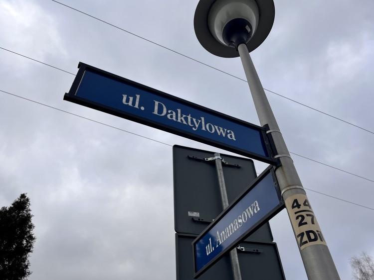 Wrocław: Tajemnicze krzyżyki na drzwiach. Tak złodzieje oznaczają mieszkania?
