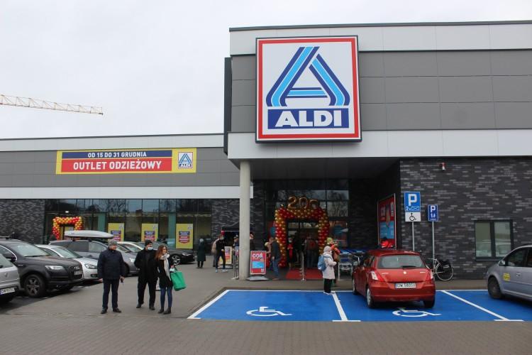 Nowy Aldi we Wrocławiu już czynny. A z nim outlet odzieżowy