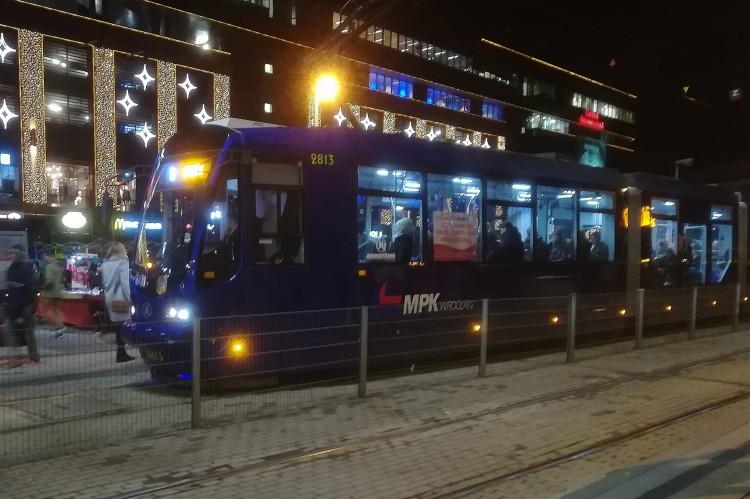 Awaria i wykolejenie tramwaju. Utrudnienia na ulicy Skargi i placu Legionów