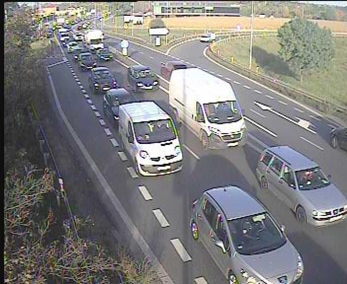 Wrocław: Kilkanaście kilometrów korka na A4. AOW też stoi