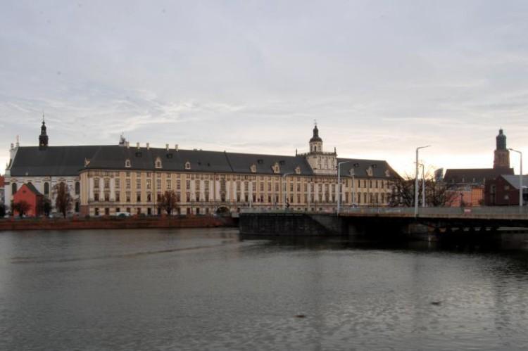 Młodzi wrocławianie mogą liczyć na miejskie stypendium [KWOTY, TERMINY]