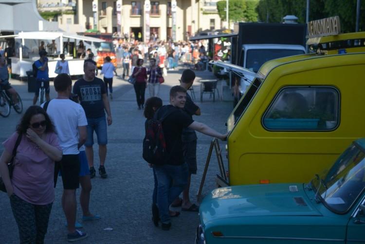 Foodtrucki opanowały okolice Hali Stulecia [DUŻO ZDJĘĆ]