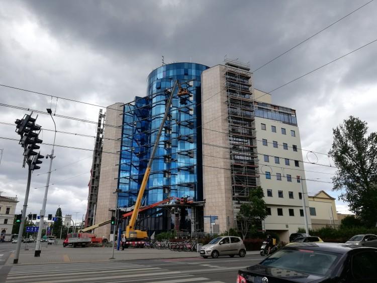 Wrocław: Remont biurowca przy placu Orląt Lwowskich opóźniony. 