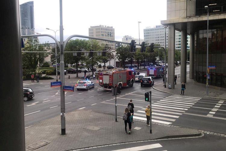 Dwa samochody zderzyły się na Komandorskiej