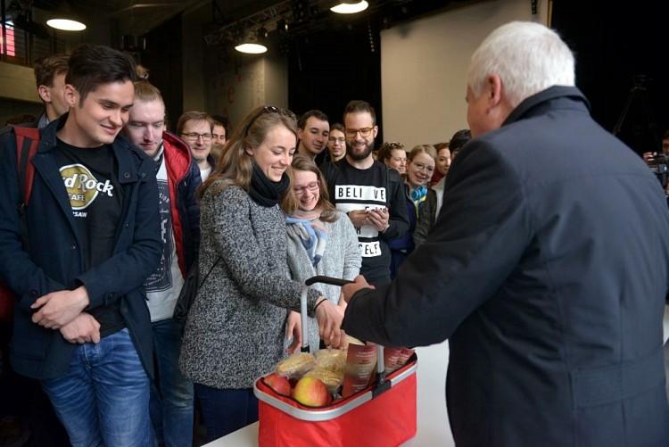 We Wrocławiu wystartowały Juwenalia. Studenci zjedli Śniadanie z Rektorem [DUŻO ZDJĘĆ]