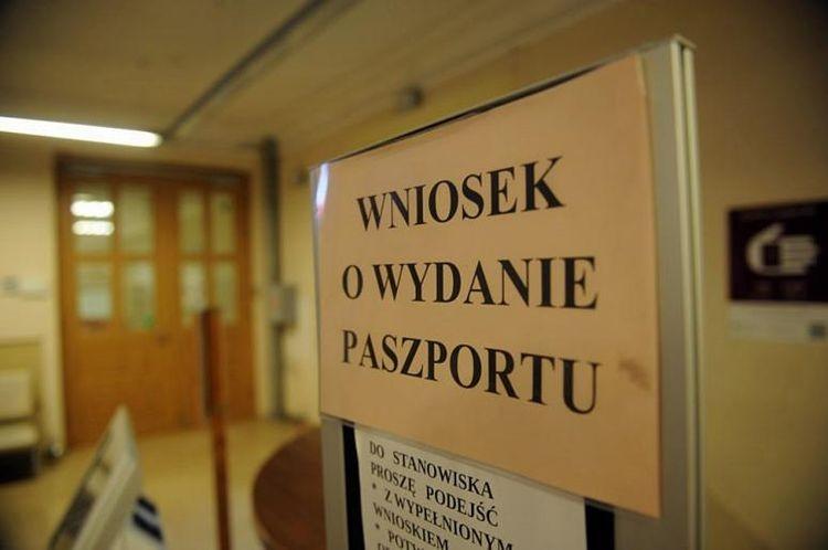 Dzień Paszportu, nagroda dla profesora i kolizja tramwajów [PODSUMOWANIE DNIA]