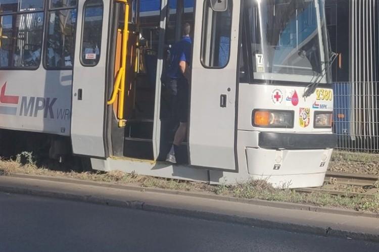 Wykolejenie tramwaju. Dojazd do centrum zablokowany