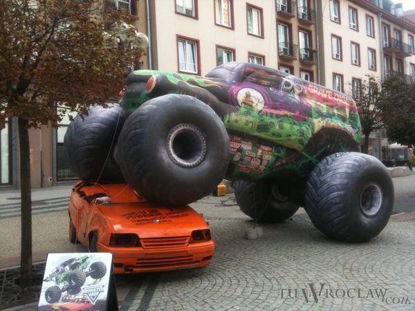 Inauguracja nowego stadionu - impreza Monster Jam - przeniesiona na październik